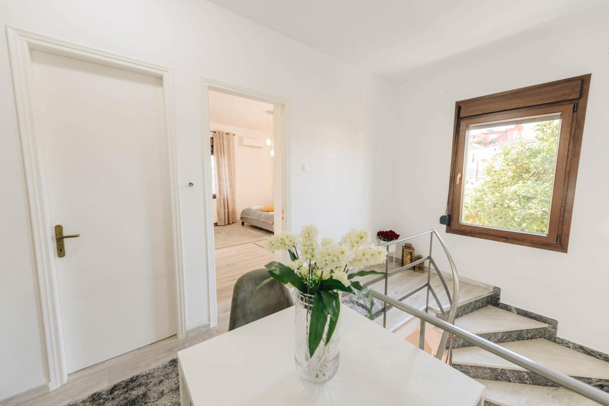 Sunrise Guesthouse Agria Exterior photo